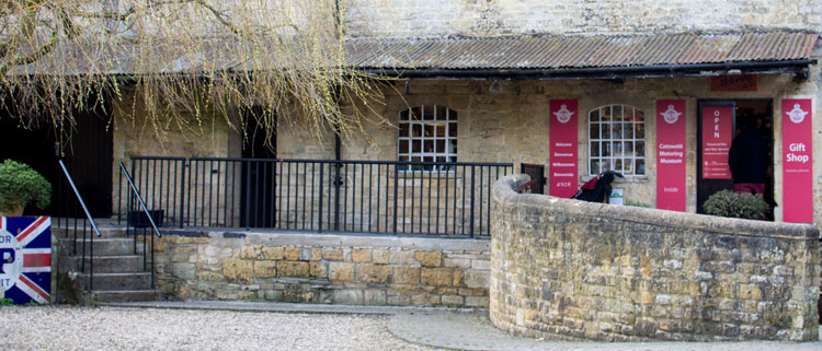 Dog friendly museums and castles in the Cotswolds
