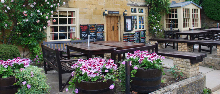 Dog friendly pubs in the Cotswolds